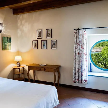 Relais Castelciala 놀라